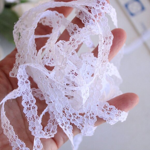 Vintage White Lace Trim, 7/16" wide 2 yards - Picture 9 of 10